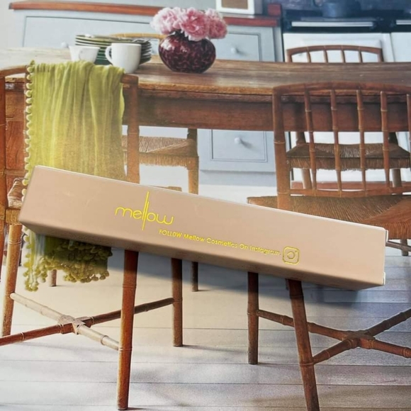 New MELLOW Liquid Lip Gloss - Picture 5 of 7